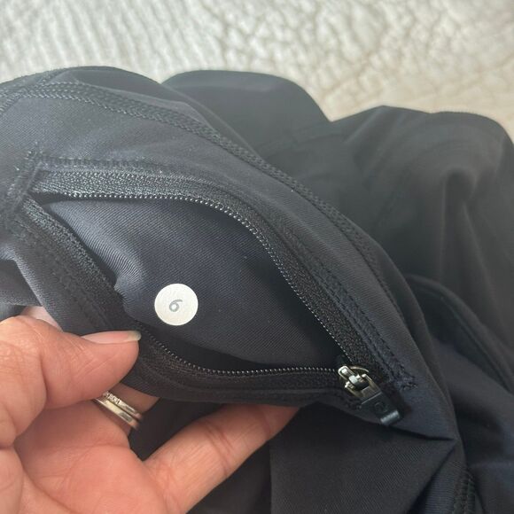 Lululemon Women's  Capri Activewear Leggings/Pants Size 6 Black Compression - Picture 7 of 11